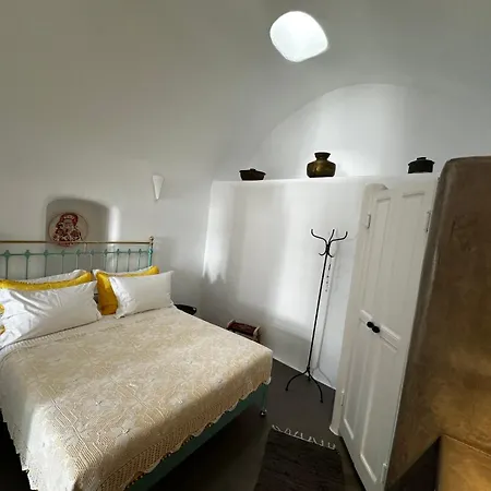 Castellana Cycladic House * Pyrgos Kallistis
